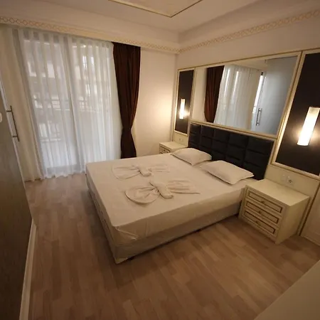 Menada In Golden Rainbow Apartman