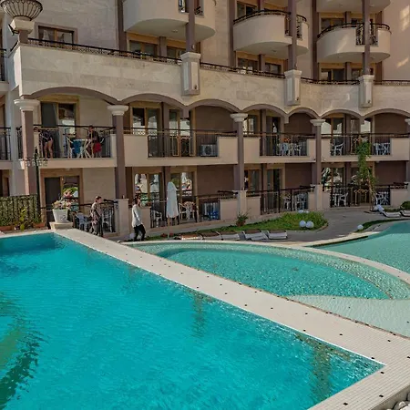 Menada In Golden Rainbow Apartament *
