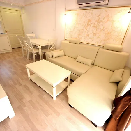 Menada In Golden Rainbow Apartament *